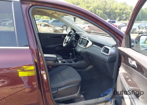 2018 Kia Sorento 2.4L Lx z USA, uszkodzony, nr VIN 5XYPGDA31JG398129